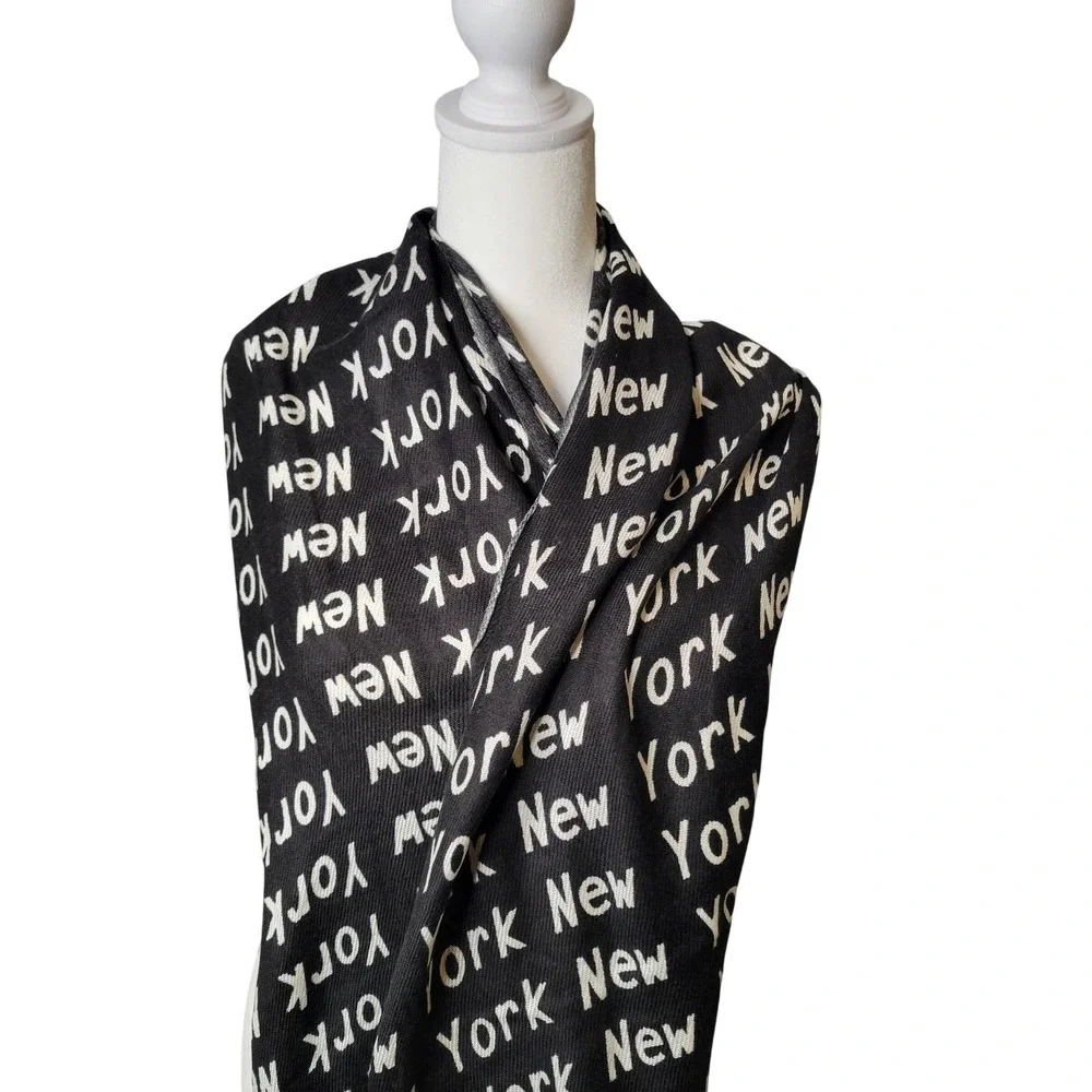 100% Cashmere Scarf Wrap Shawl Pashmina Black White Preppy Business NYC Print‎